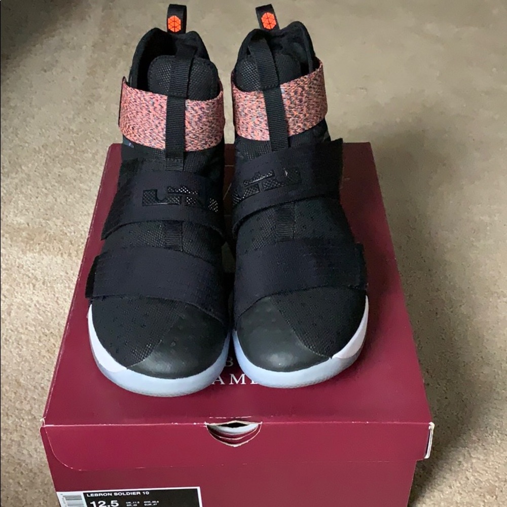 Lebron solider 10 rare shoe